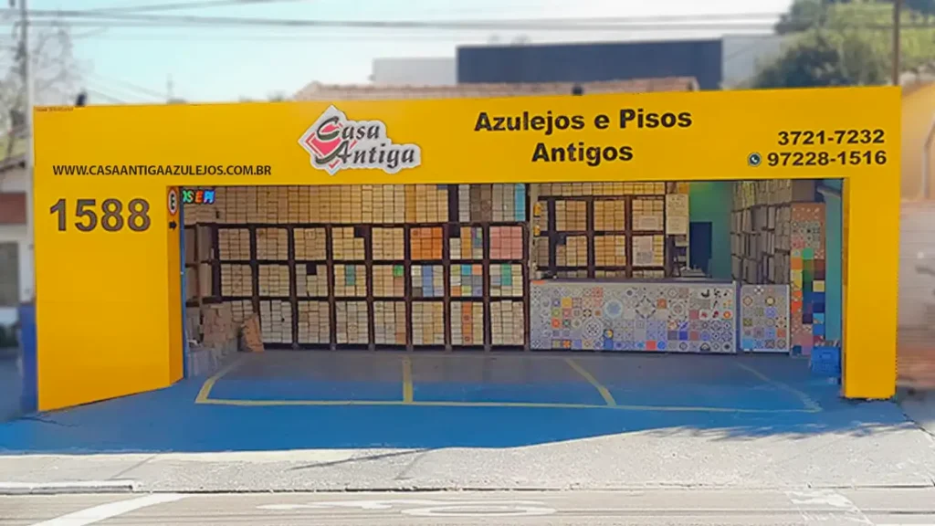 Fachada Casa Antiga Azulejos